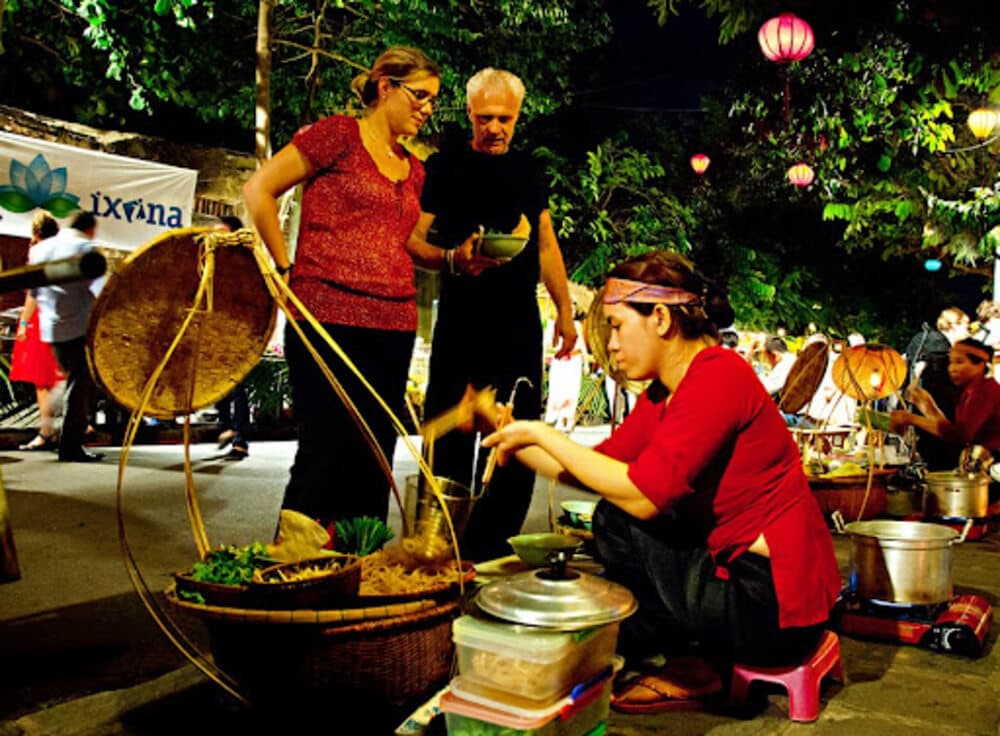 Những quán ăn ven đường nổi tiếng mà du khách nhất định phải thử details-one