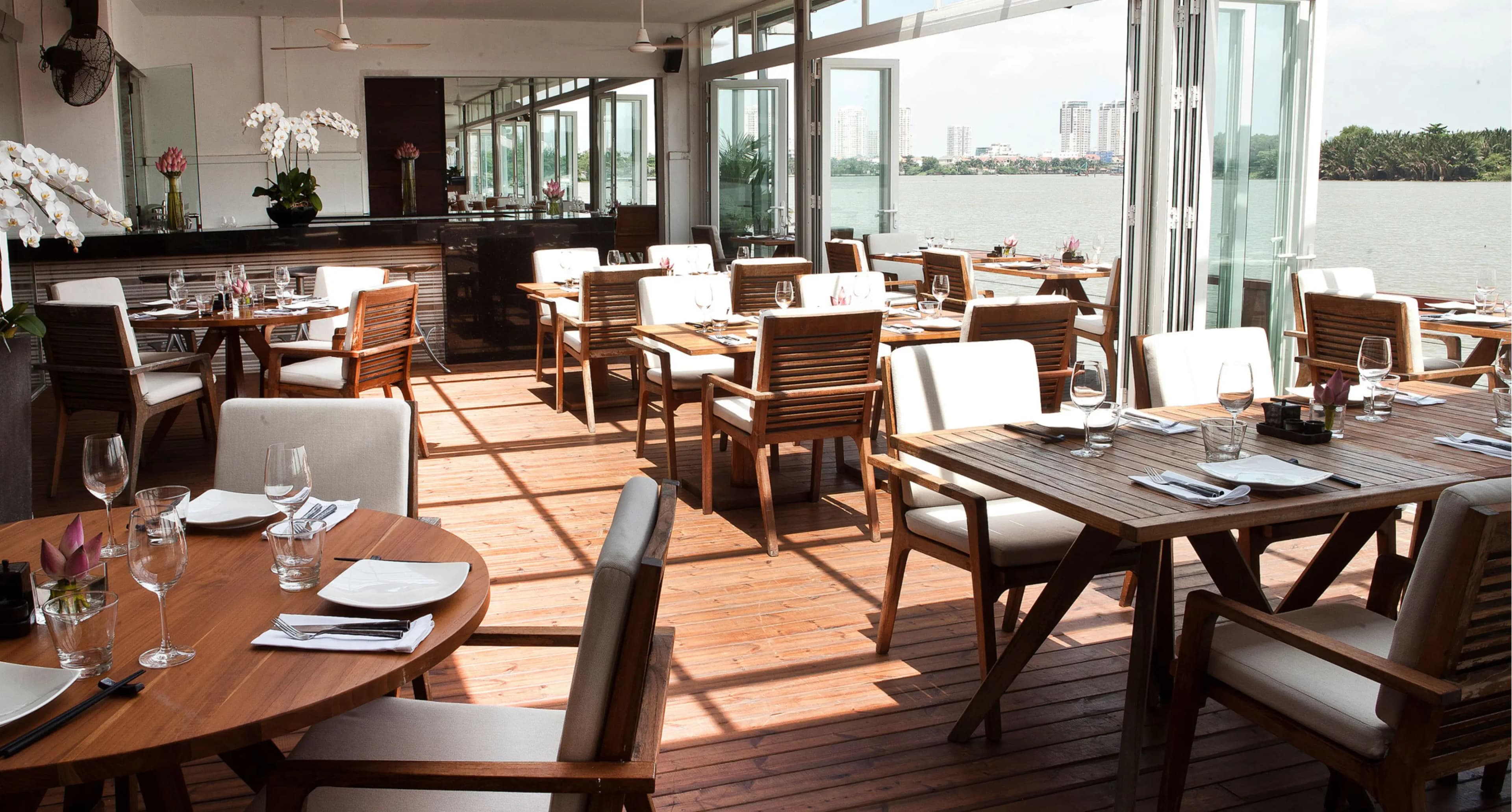 The Deck Saigon: Nhà hàng ven sông sang trọng bậc nhất tại TP.HCM