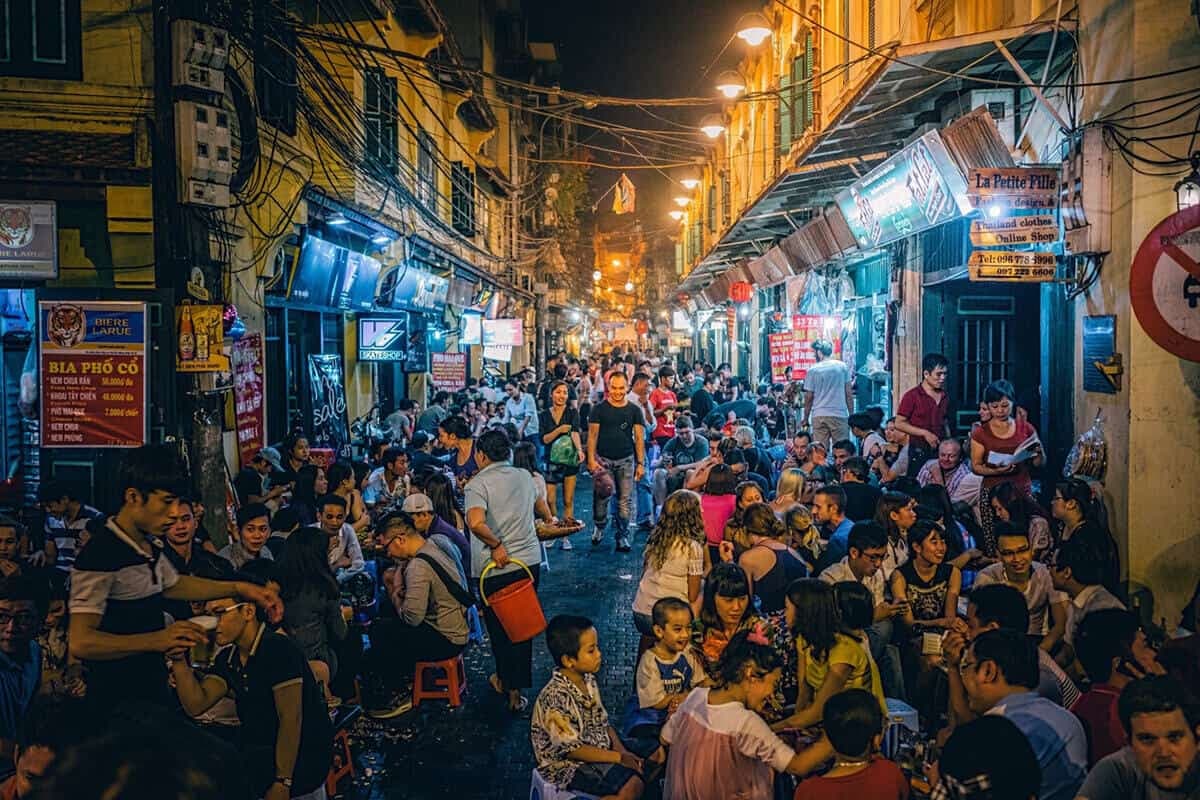 Phố bia Tạ Hiện – Thiên đường bia hơi giữa lòng Hà Nội