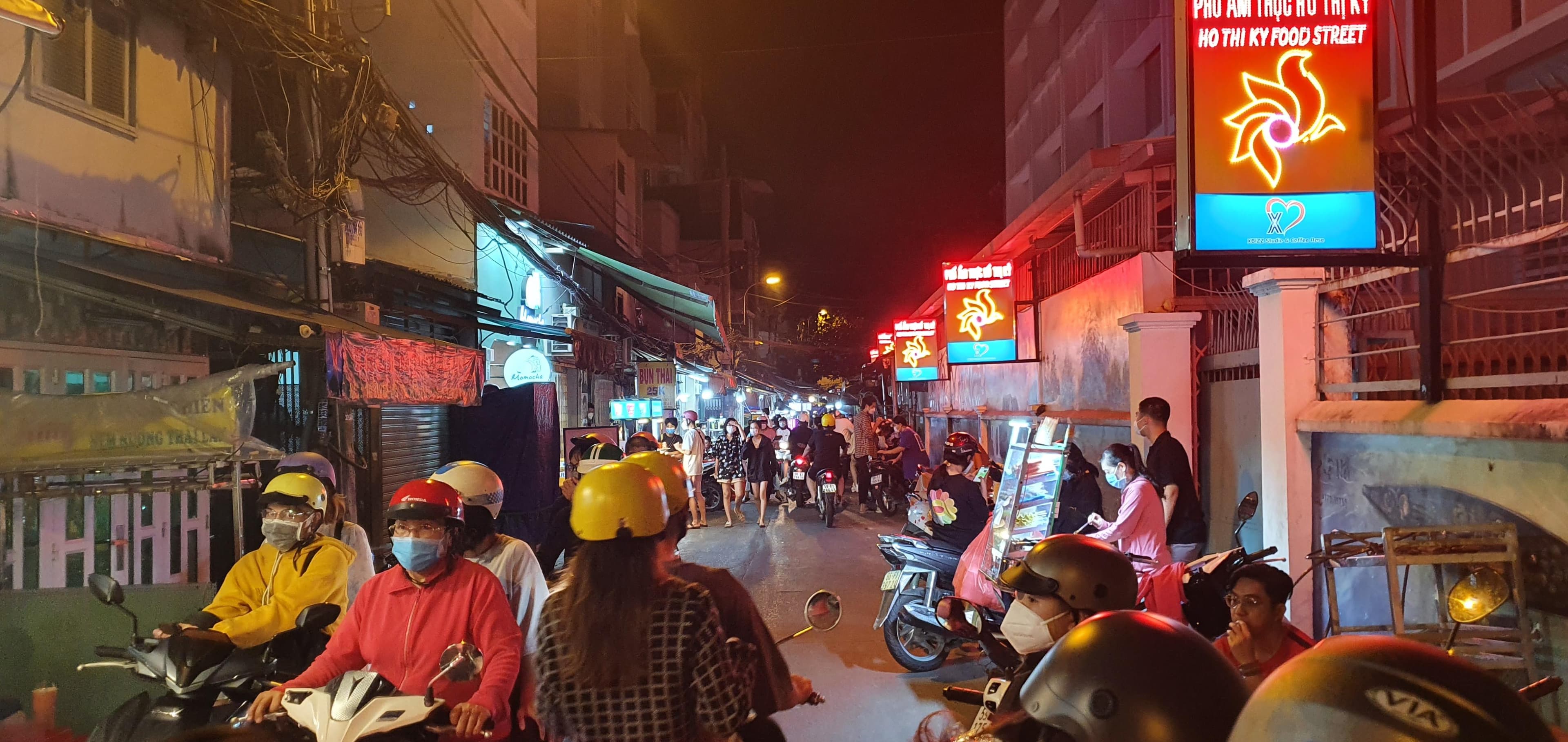 5 Con Phố Ẩm Thực Ngon Nức Tiếng Ở TP.HCM – Thiên Đường Ăn Uống Không Thể Bỏ Lỡ