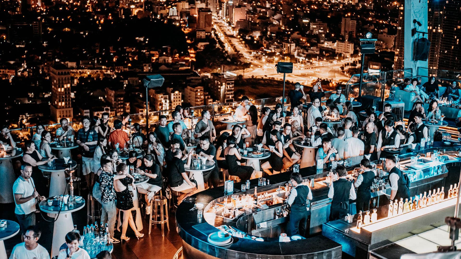 Sky36 Đà Nẵng quán bar rooftop đỉnh cao giữa lòng thành phố details-one